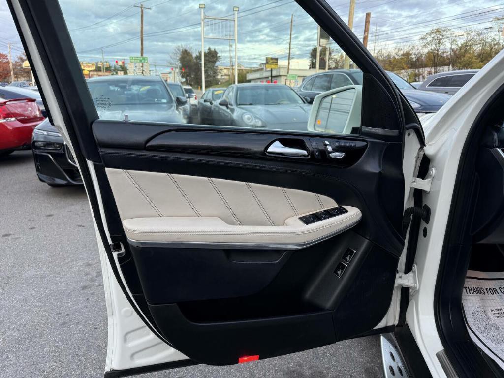 2017 Mercedes-Benz GLS-Class Image 39