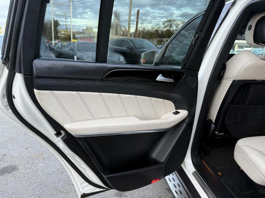 2017 Mercedes-Benz GLS-Class Image 40