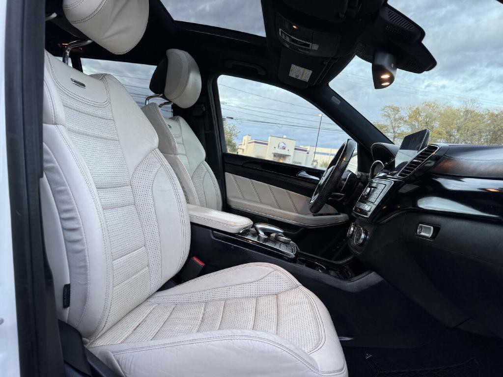 2017 Mercedes-Benz GLS-Class Image 47