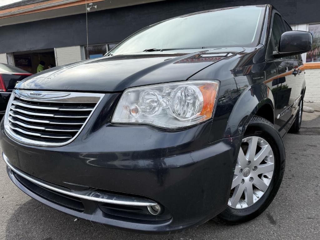 2014 Chrysler Town & Country Image 5