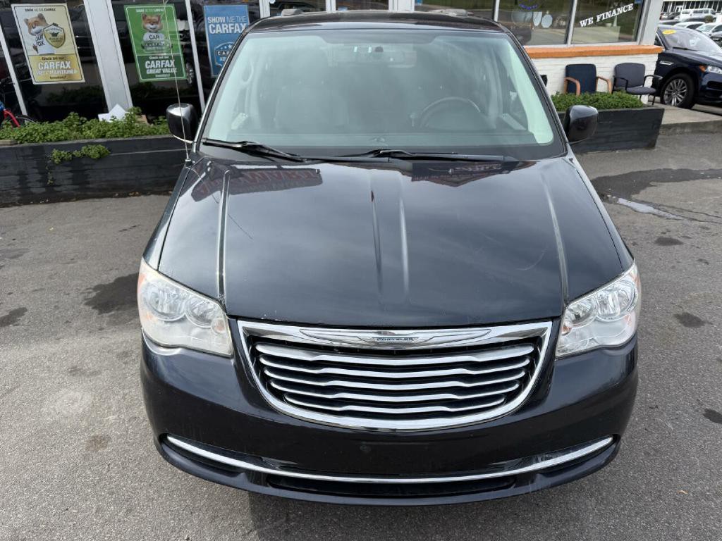 2014 Chrysler Town & Country Image 9