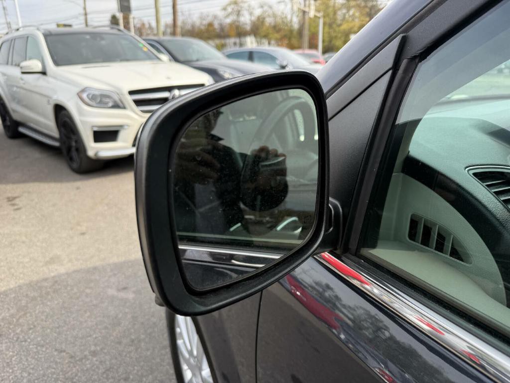 2014 Chrysler Town & Country Image 28