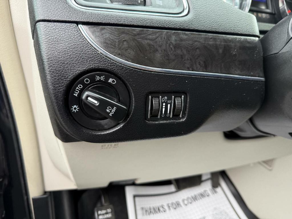 2014 Chrysler Town & Country Image 47