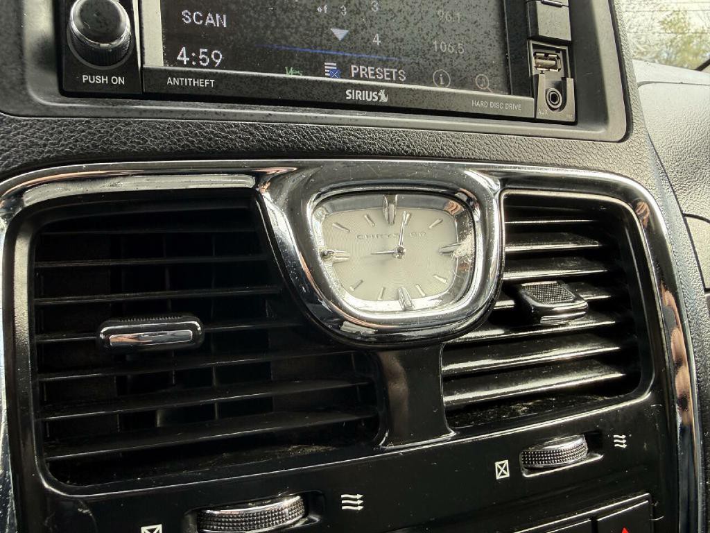 2014 Chrysler Town & Country Image 58