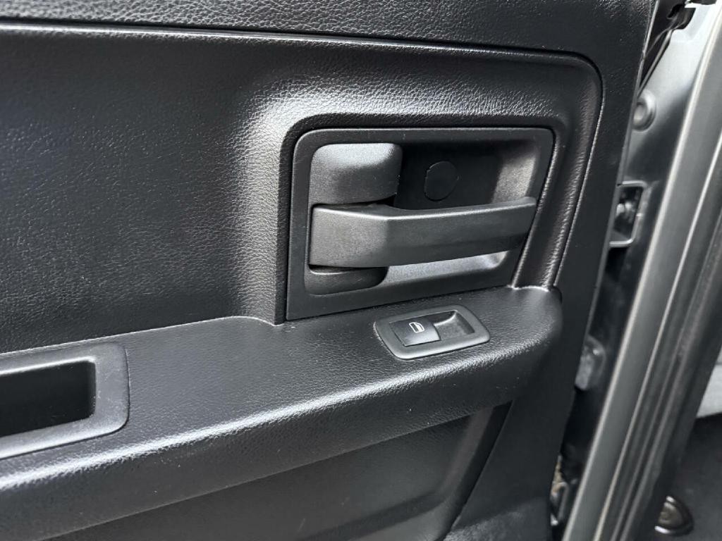 2013 RAM 1500 Image 28