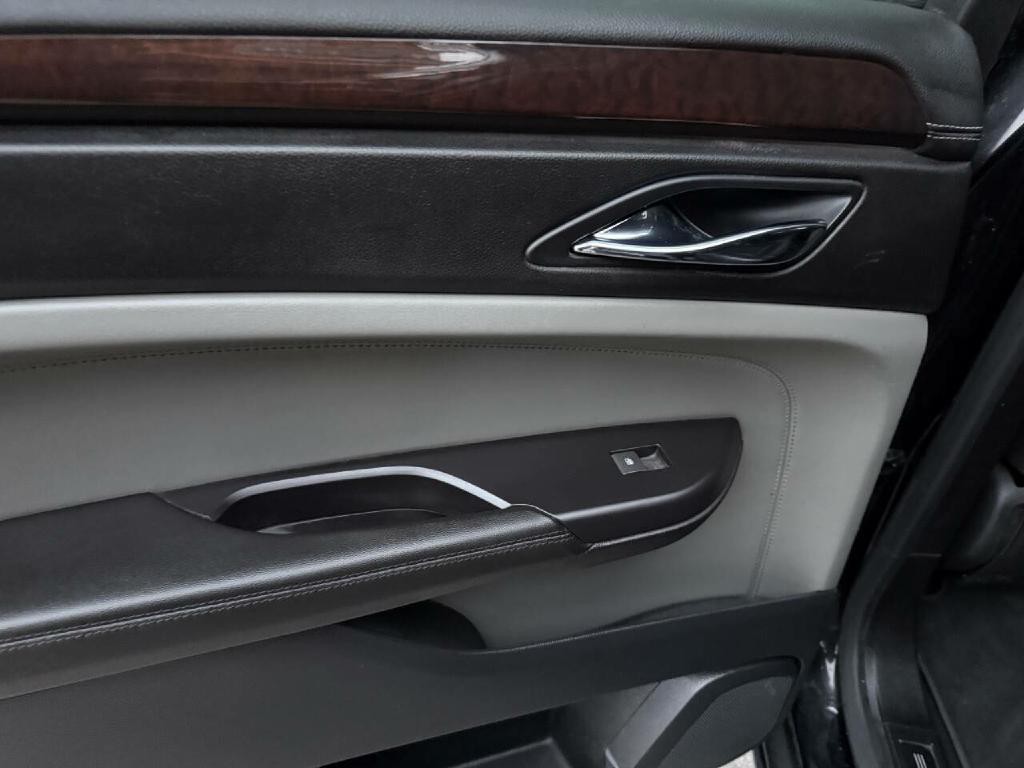 2011 Cadillac SRX Image 24