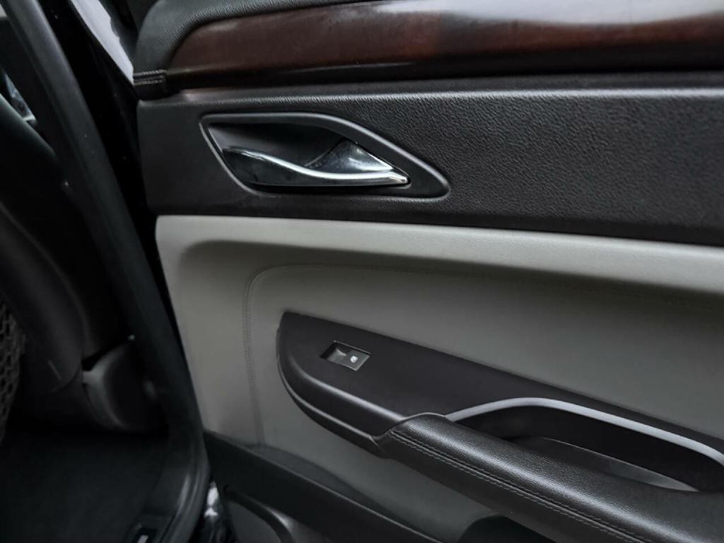 2011 Cadillac SRX Image 25