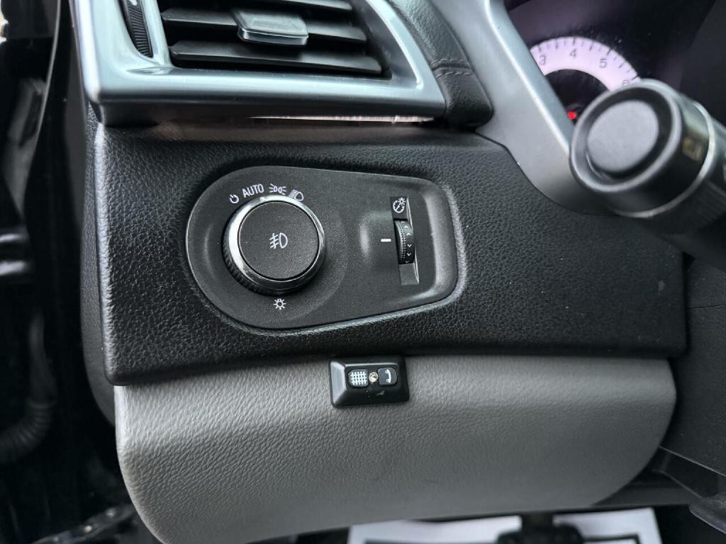 2011 Cadillac SRX Image 38