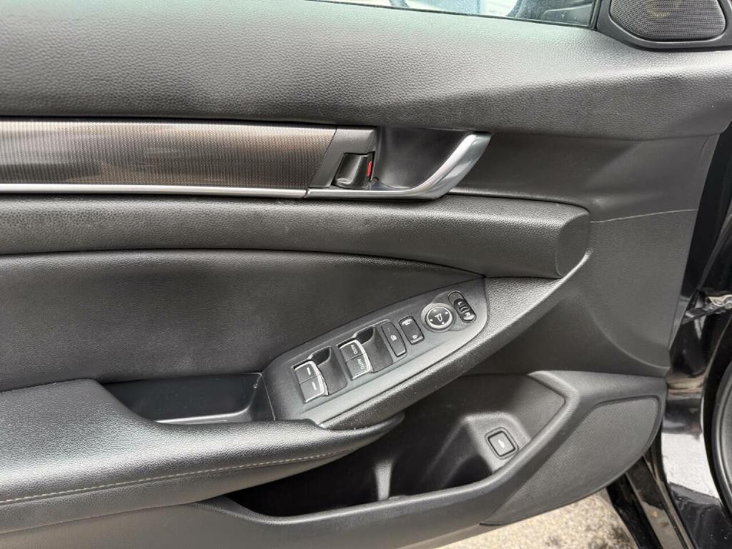 2022 Honda Accord Image 32