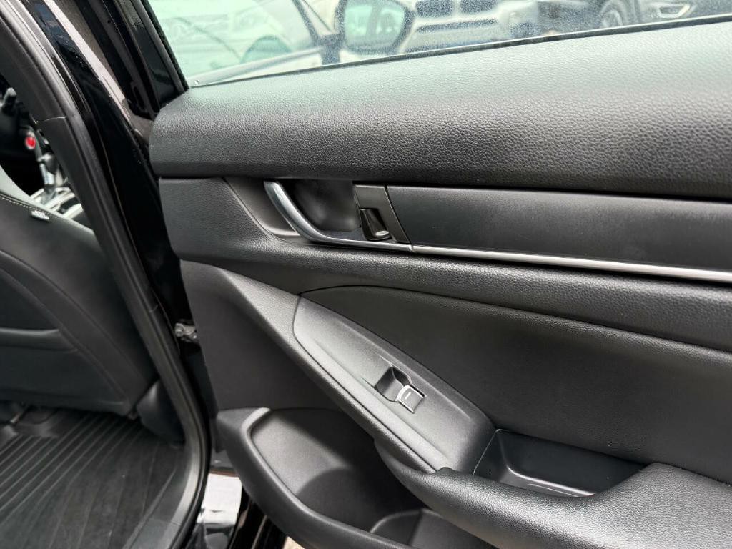 2022 Honda Accord Image 39