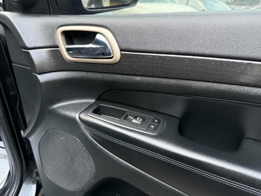 2015 Jeep Grand Cherokee Image 35