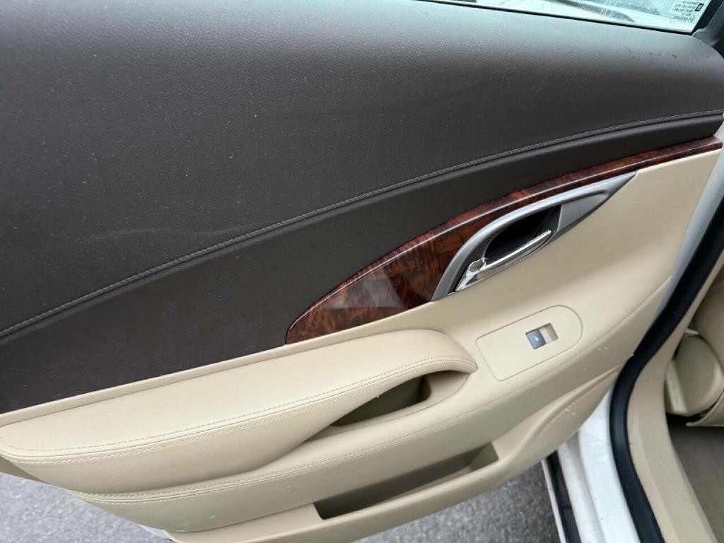 2013 Buick Lacrosse Image 25