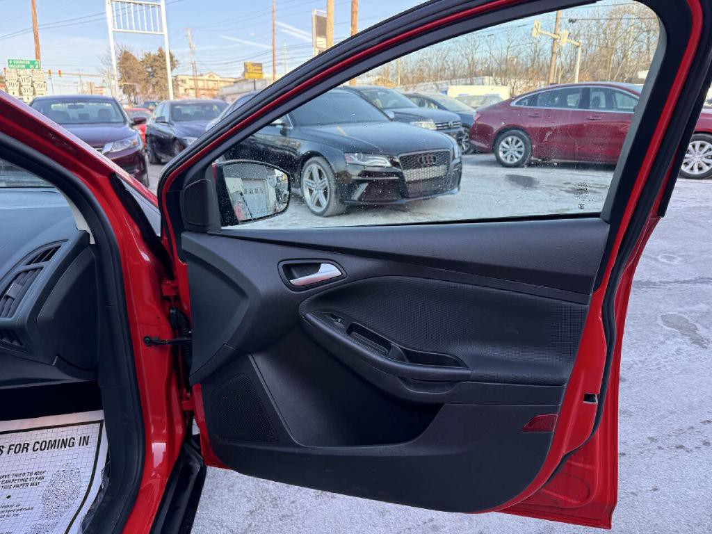 2014 Ford Focus Image 32