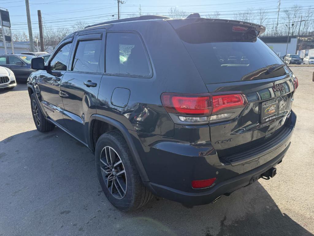2017 Jeep Grand Cherokee Image 16