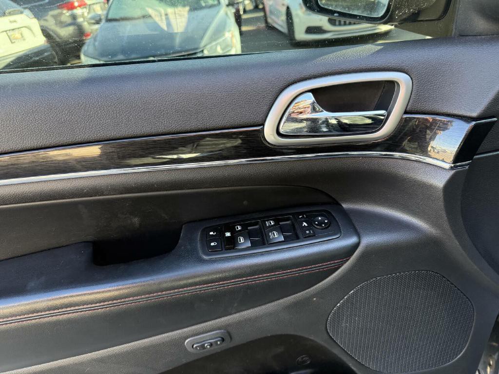 2017 Jeep Grand Cherokee Image 34