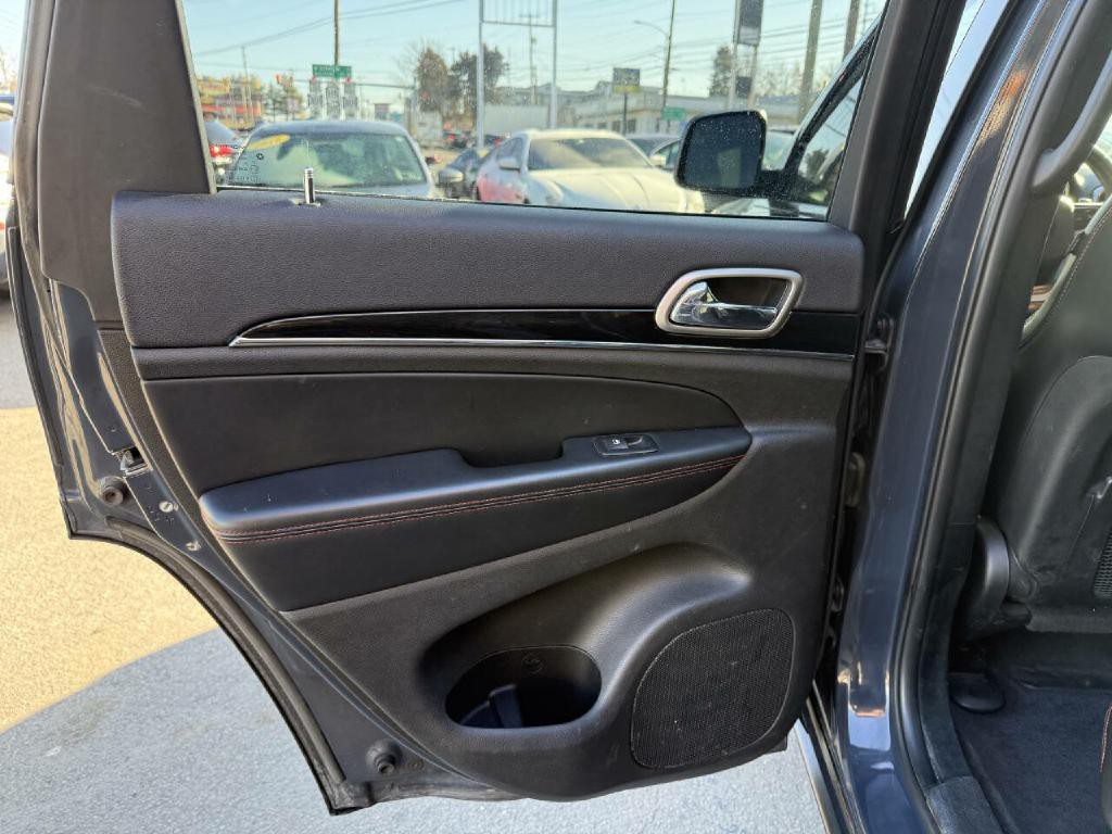 2017 Jeep Grand Cherokee Image 38