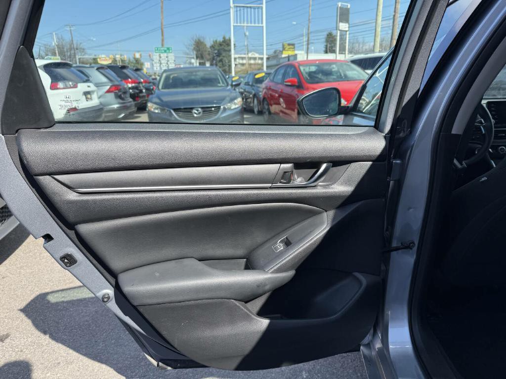 2018 Honda Accord Image 32