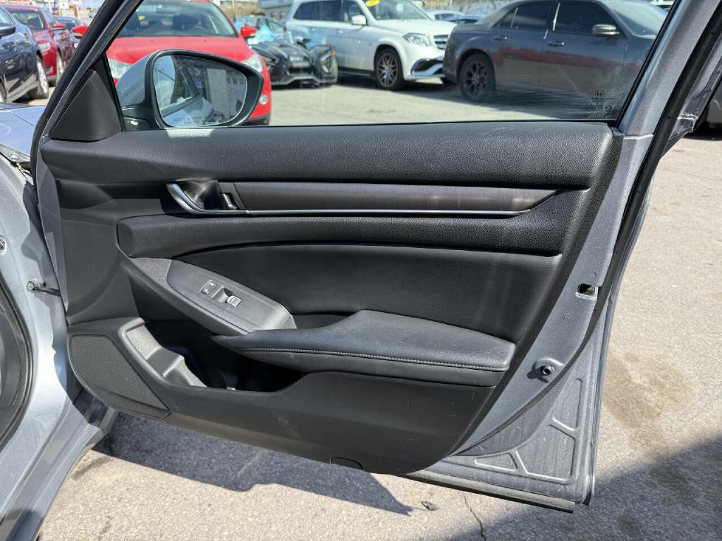 2018 Honda Accord Image 39
