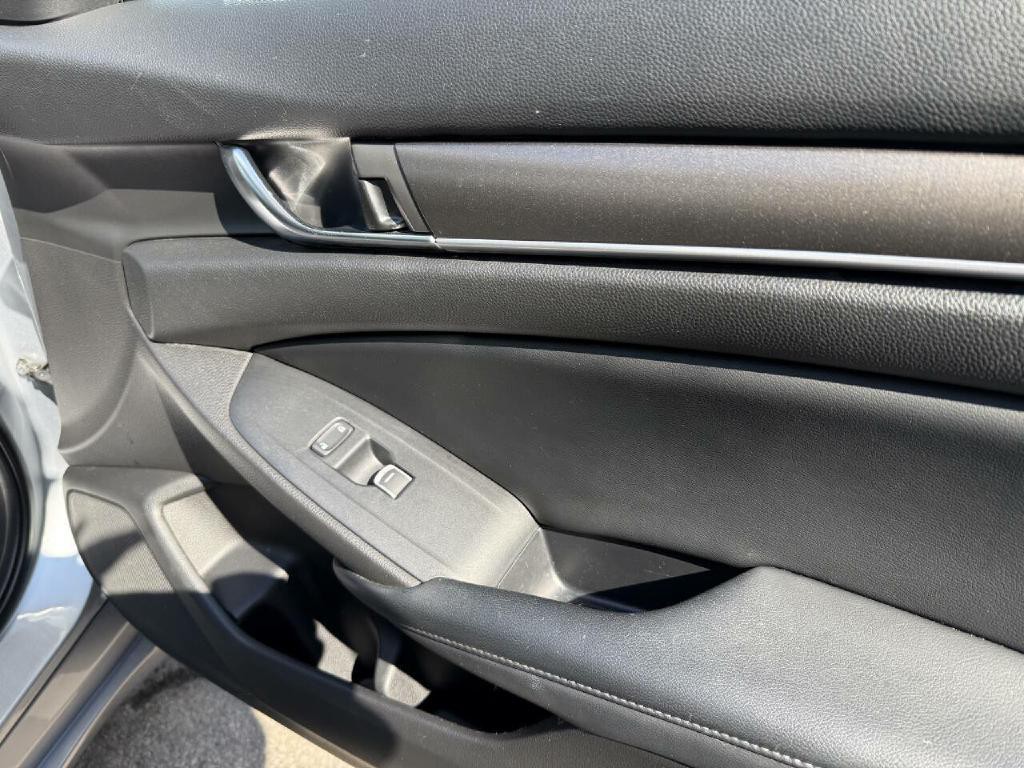 2018 Honda Accord Image 40