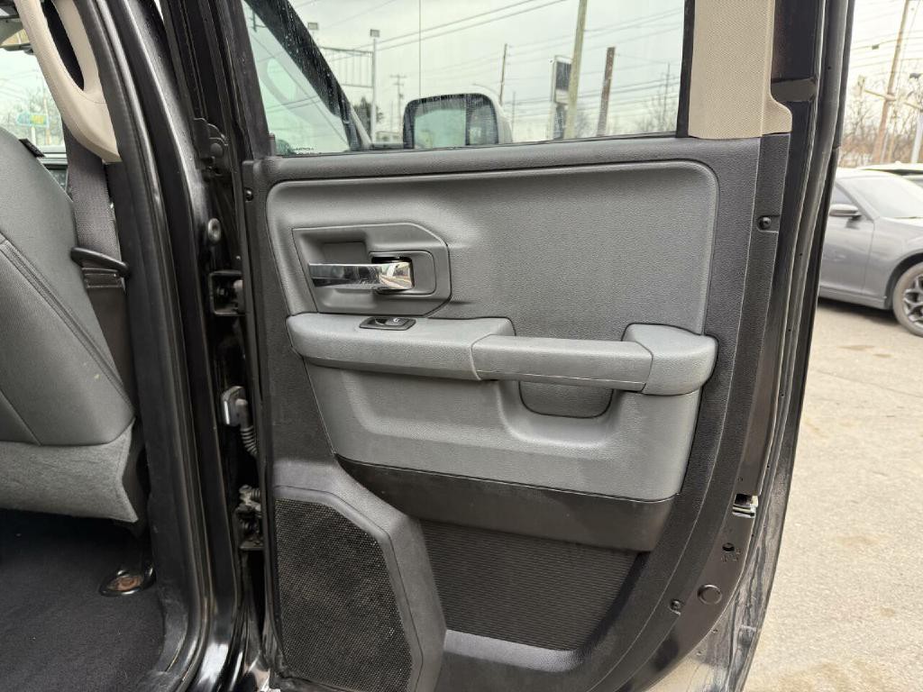 2016 RAM 1500 Image 33