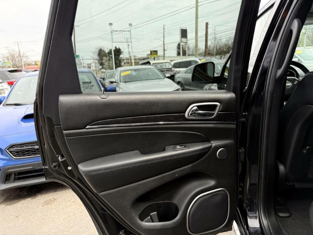 2017 Jeep Grand Cherokee Image 37