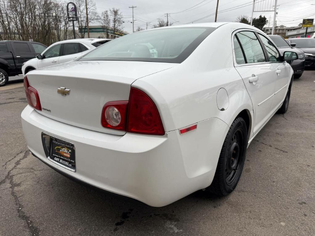 2010 Chevrolet Malibu Image 16