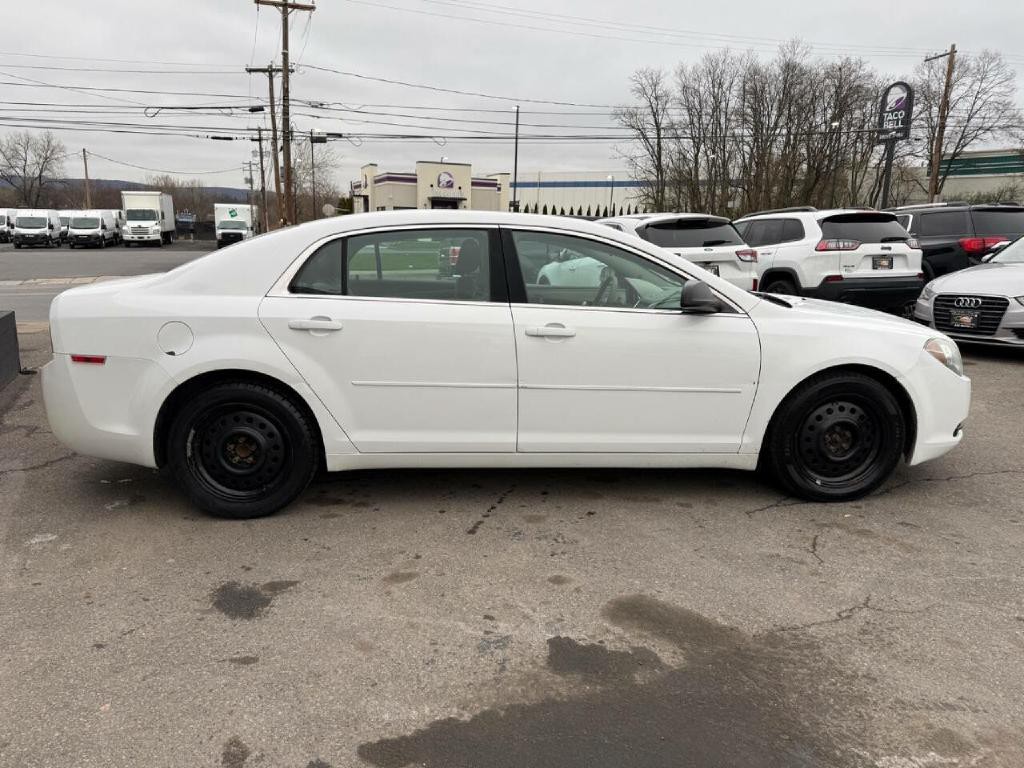 2010 Chevrolet Malibu Image 21