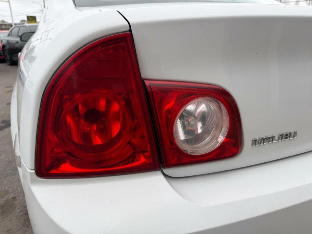2010 Chevrolet Malibu Image 25