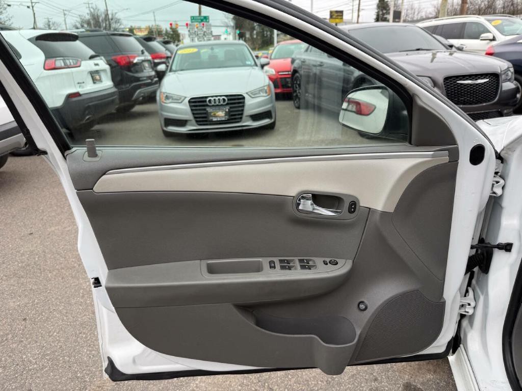 2010 Chevrolet Malibu Image 30