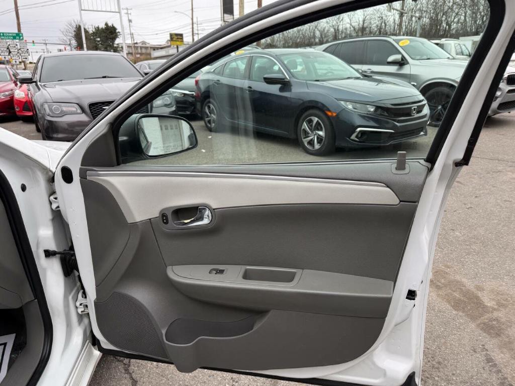 2010 Chevrolet Malibu Image 38