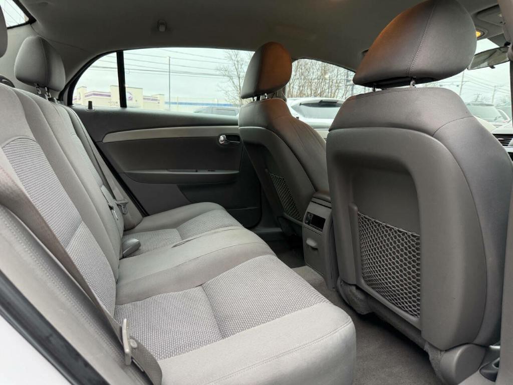 2010 Chevrolet Malibu Image 39