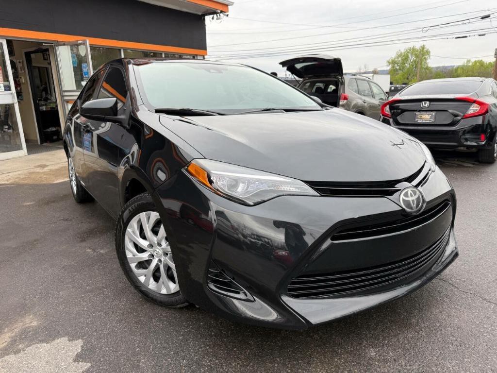 2017 Toyota Corolla Image 2