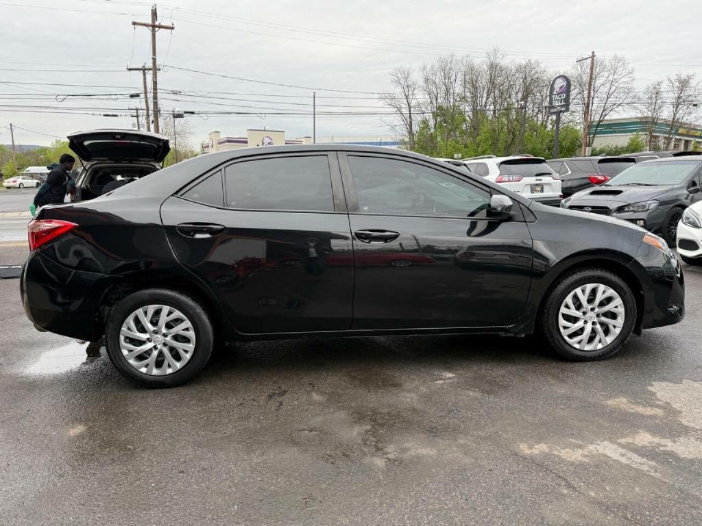 2017 Toyota Corolla Image 17