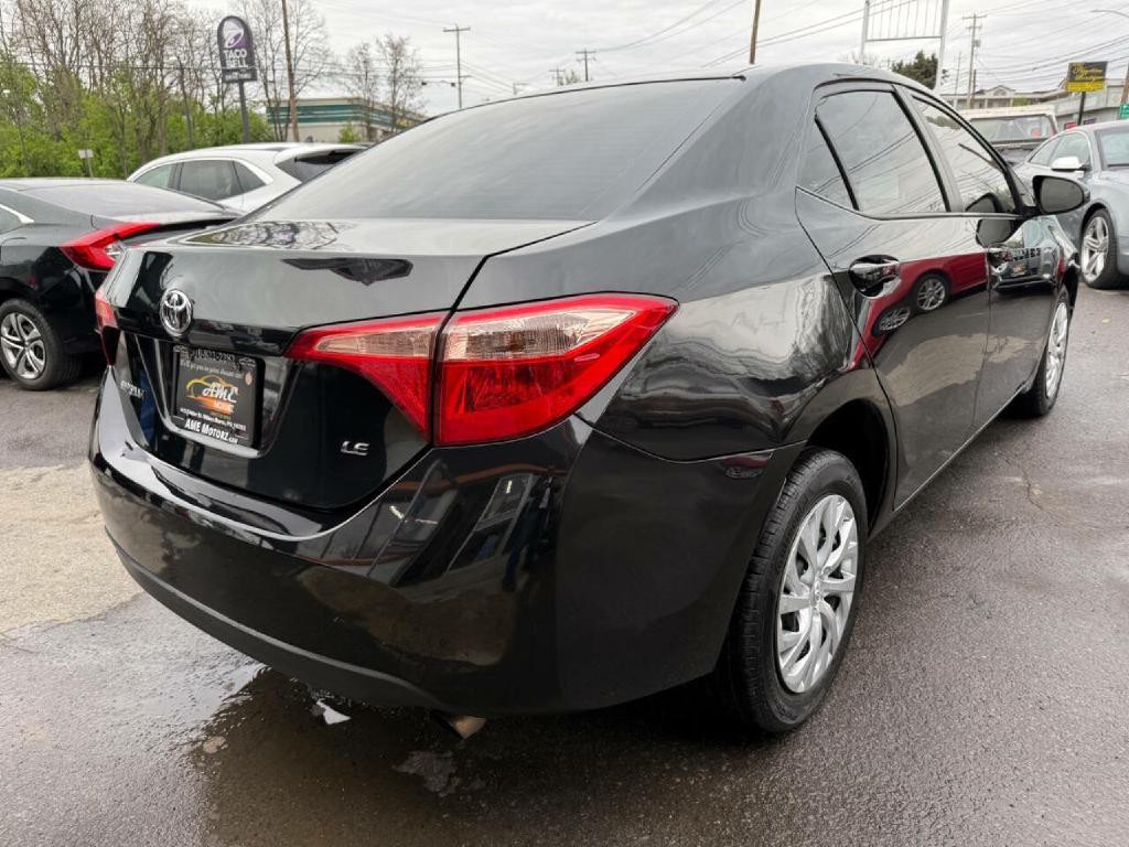 2017 Toyota Corolla Image 18
