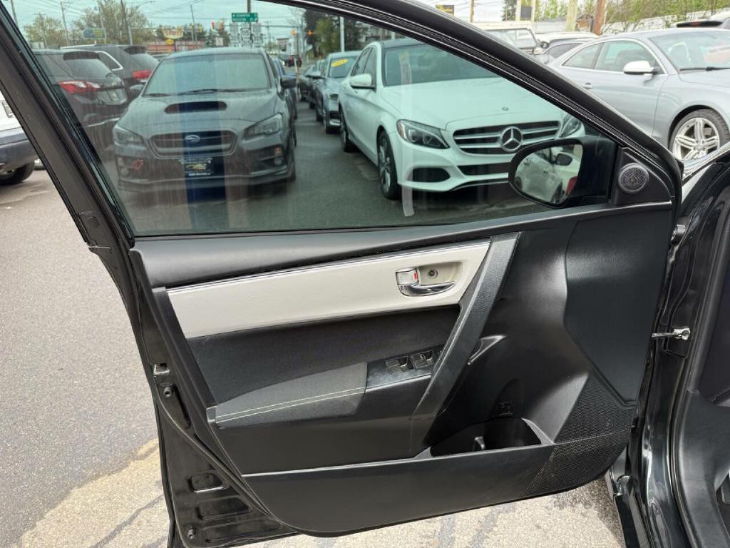 2017 Toyota Corolla Image 26
