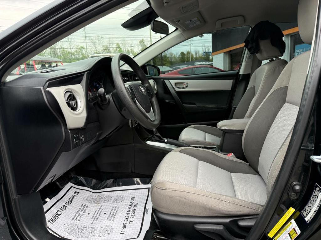 2017 Toyota Corolla Image 30