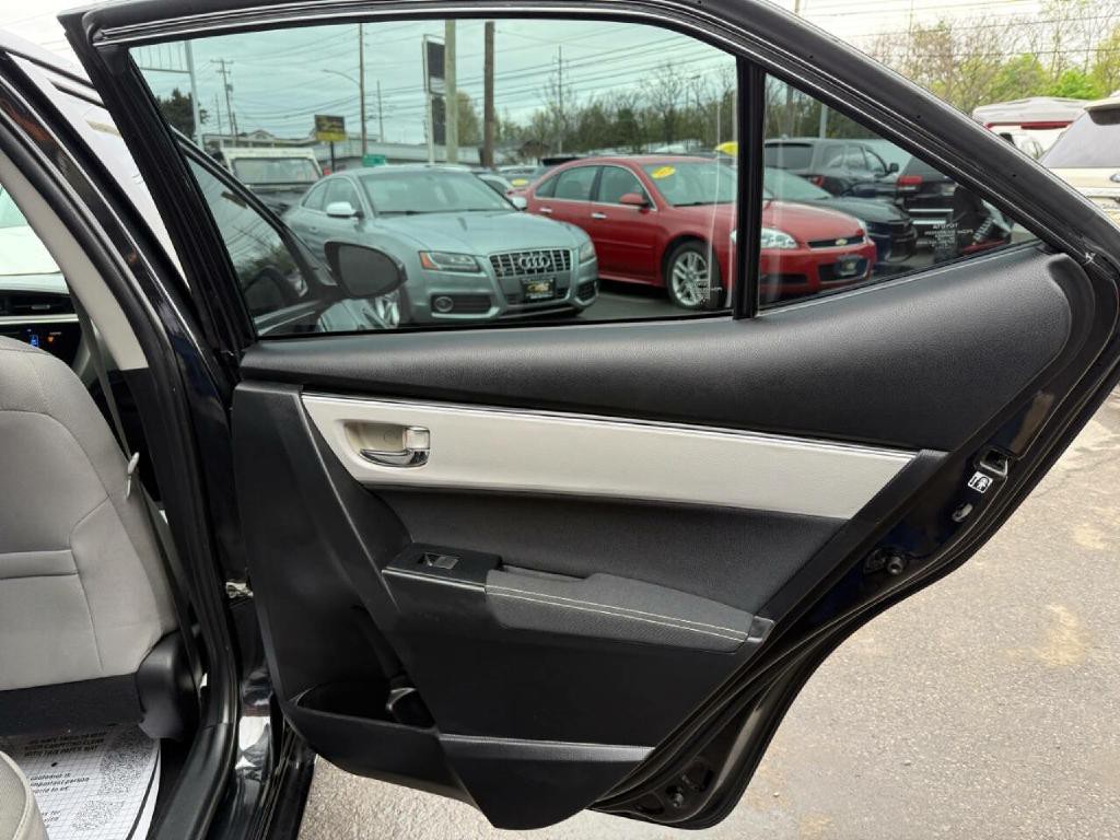 2017 Toyota Corolla Image 35