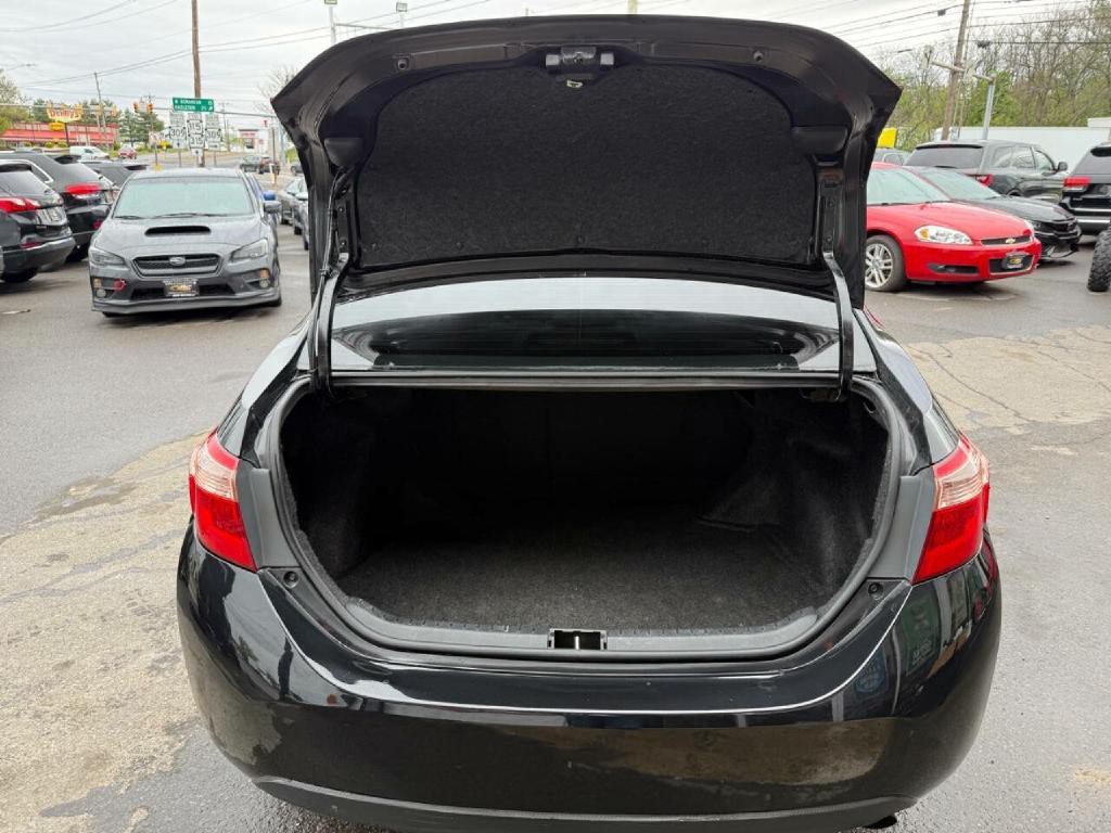 2017 Toyota Corolla Image 37
