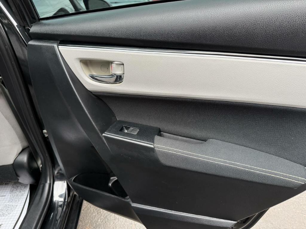 2017 Toyota Corolla Image 40