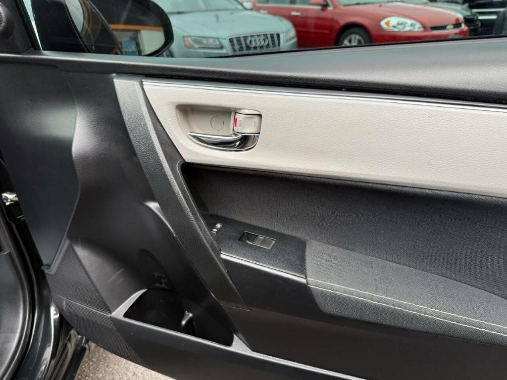 2017 Toyota Corolla Image 43