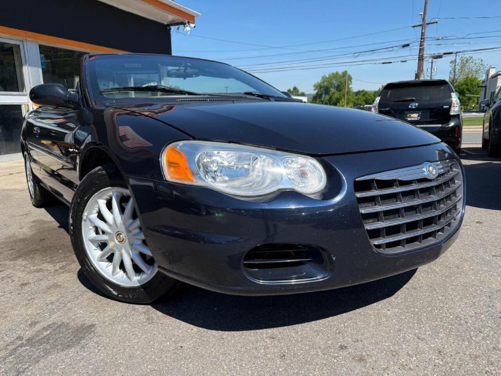2004 Chrysler Sebring Image 2