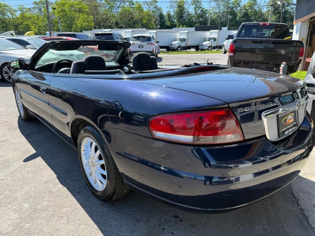 2004 Chrysler Sebring Image 16