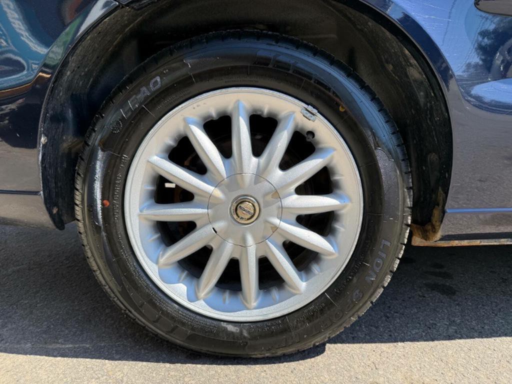2004 Chrysler Sebring Image 22