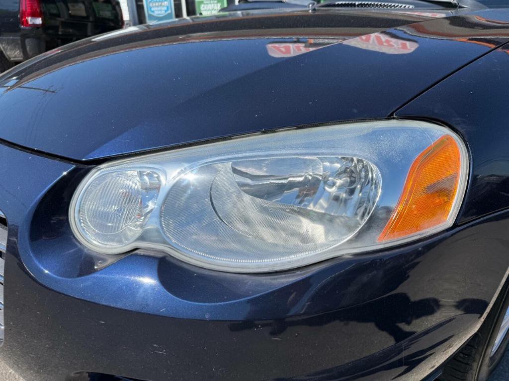 2004 Chrysler Sebring Image 23