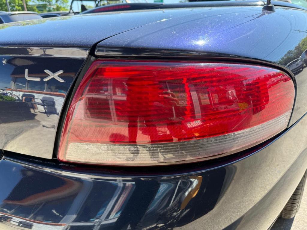 2004 Chrysler Sebring Image 25
