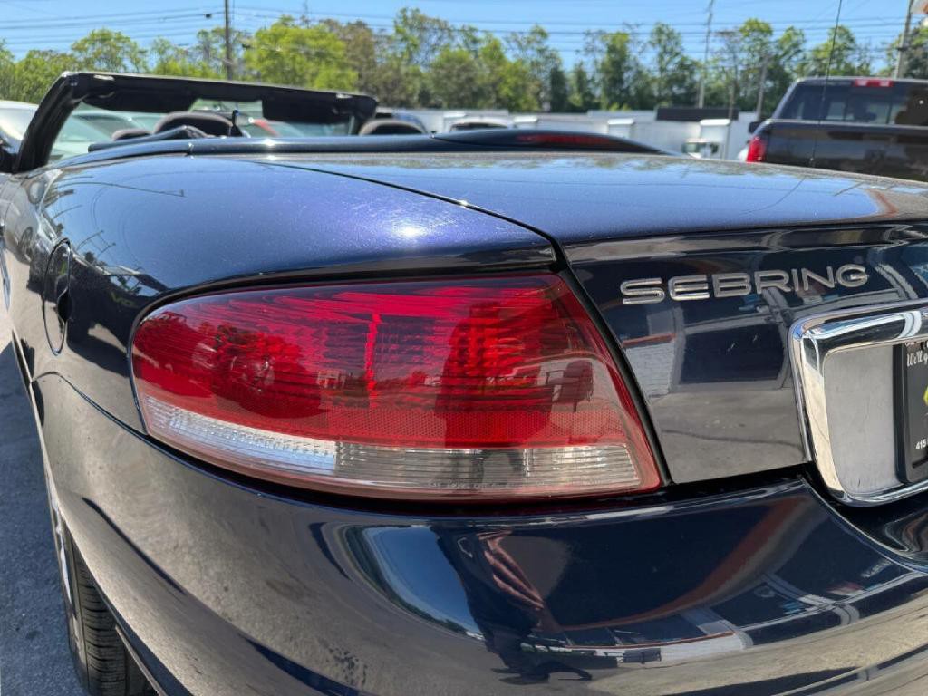 2004 Chrysler Sebring Image 26