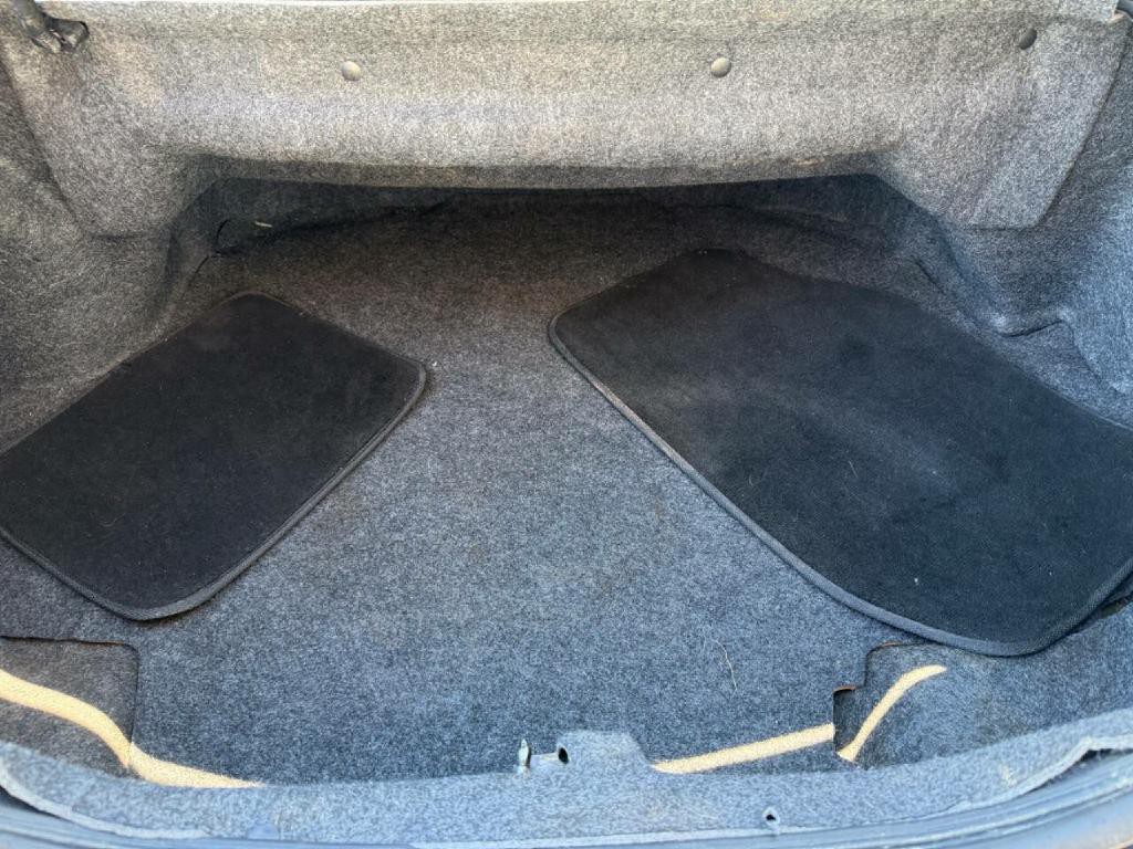 2004 Chrysler Sebring Image 32
