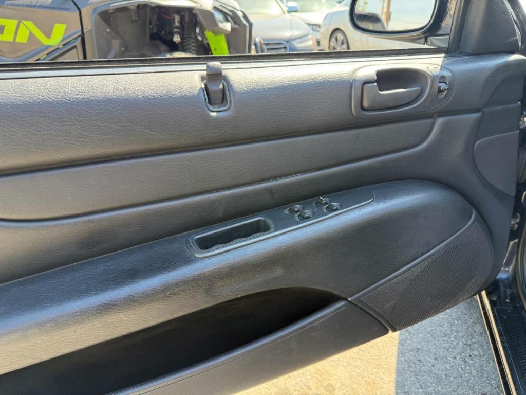 2004 Chrysler Sebring Image 34