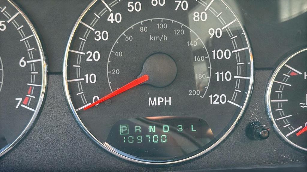 2004 Chrysler Sebring Image 46