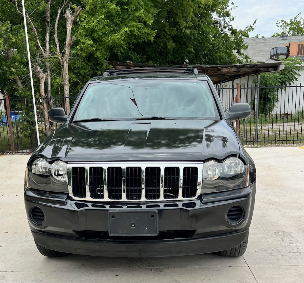 2008 Jeep Grand Cherokee Image 2